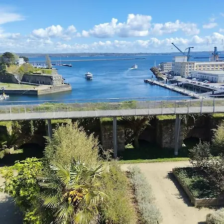 La Perouse Vue Et Chateau Apartment *
